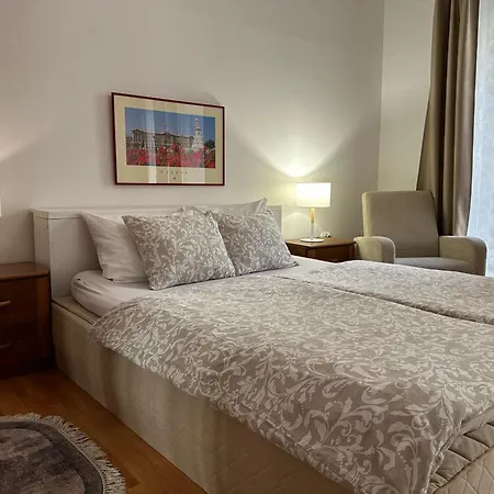 Maximus Apartment *